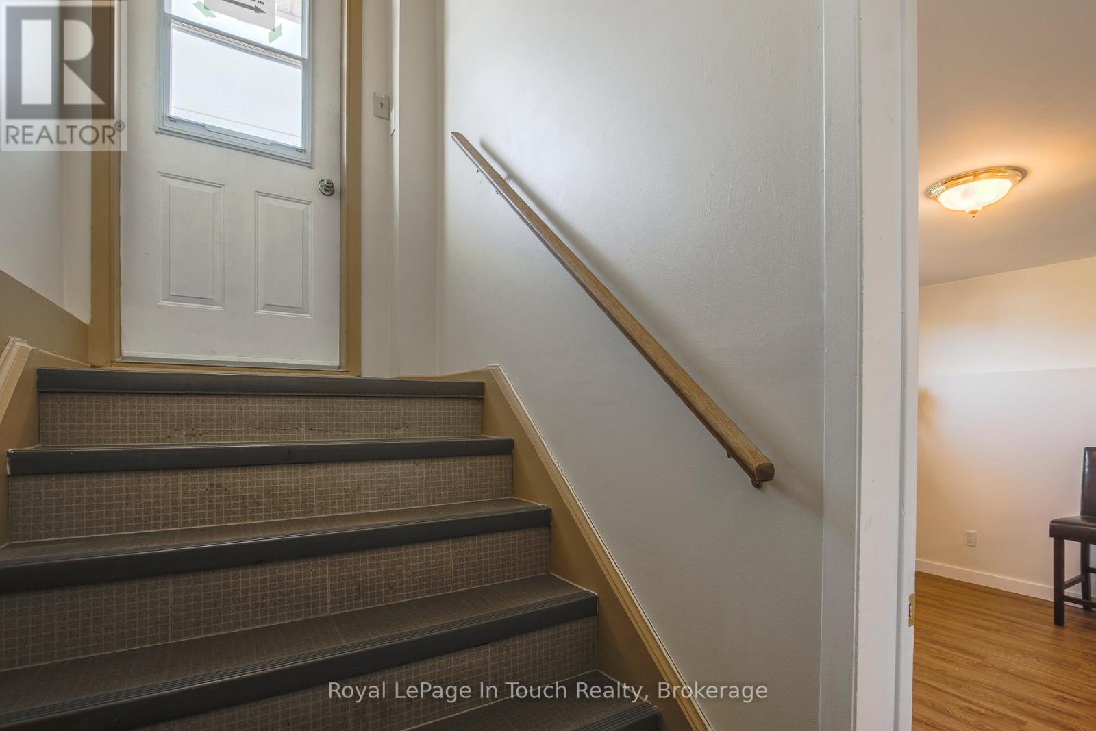 206 Lindsay Street, Midland, Ontario  L4R 2T9 - Photo 37 - S12233483