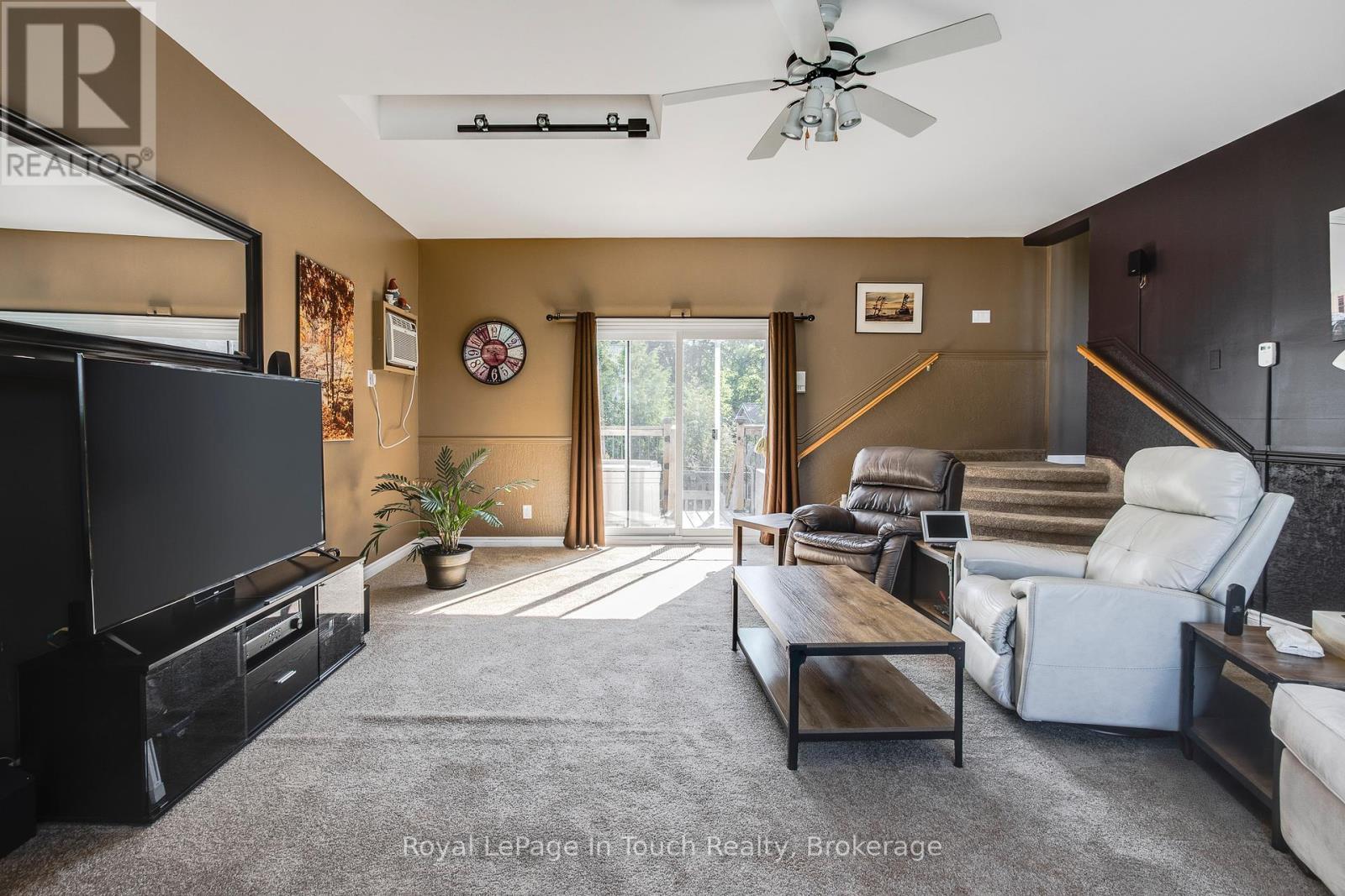 206 Lindsay Street, Midland, Ontario  L4R 2T9 - Photo 9 - S12233483