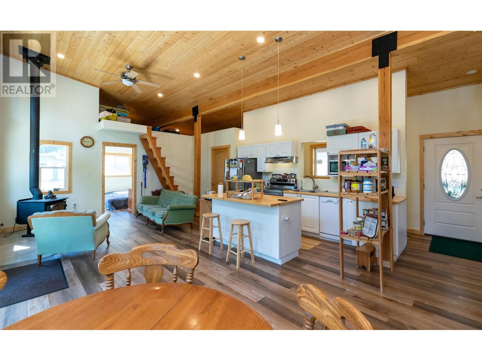 1771 Skimikin Road, tappen, British Columbia