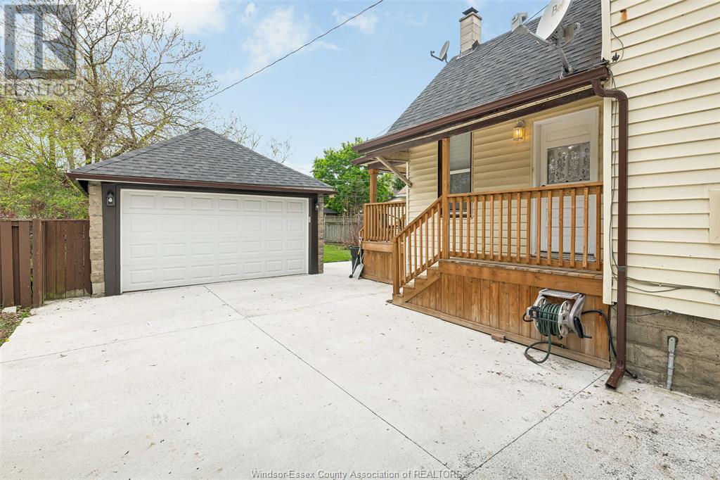 Property at 151 CURRY AVENUE image 4