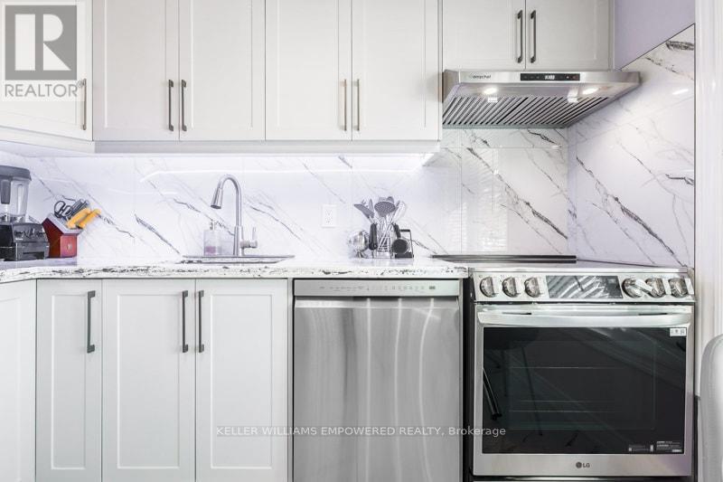 Property at 199 HOLLYBERRY TRAIL image 4