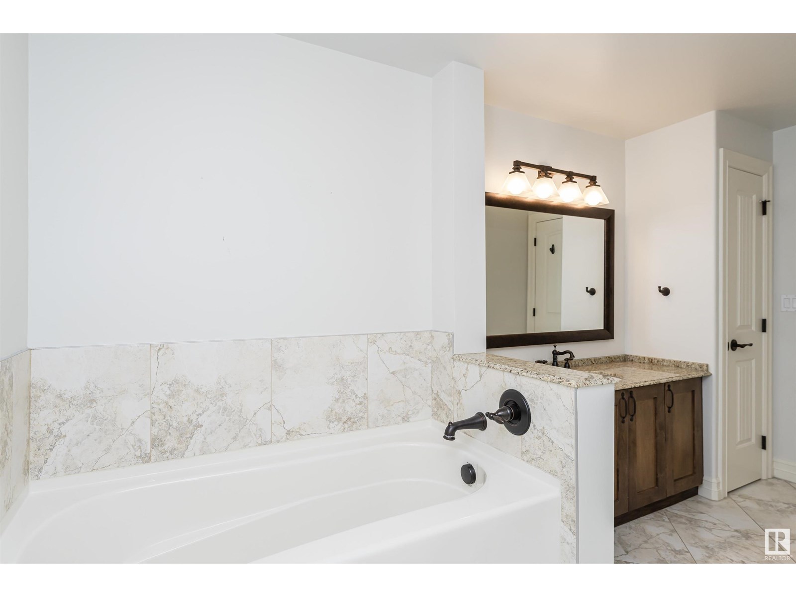 #506 10142 111 St Nw Nw, Edmonton, Alberta  T5K 1K6 - Photo 20 - E4443246