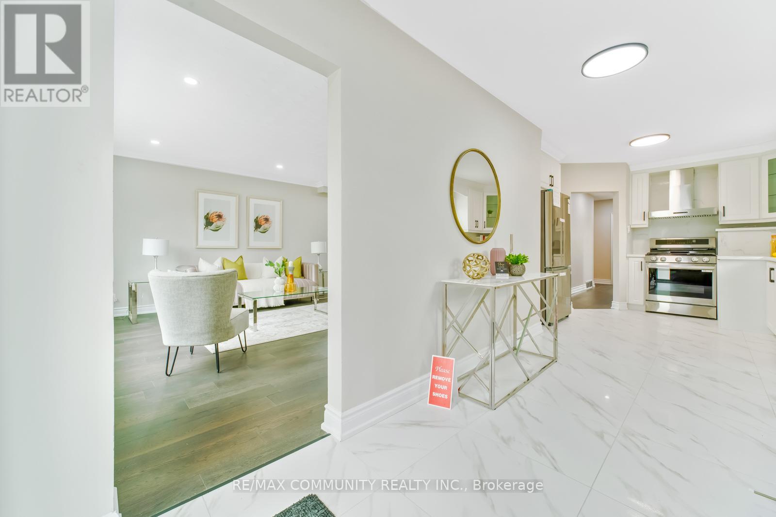 Property at 19 STEPHENFRANK ROAD image 5