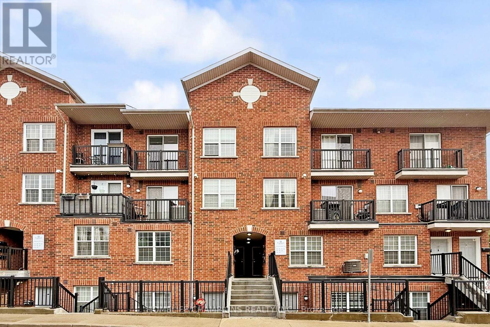 Property at 304 - 35 STRANGFORD LANE S image 1