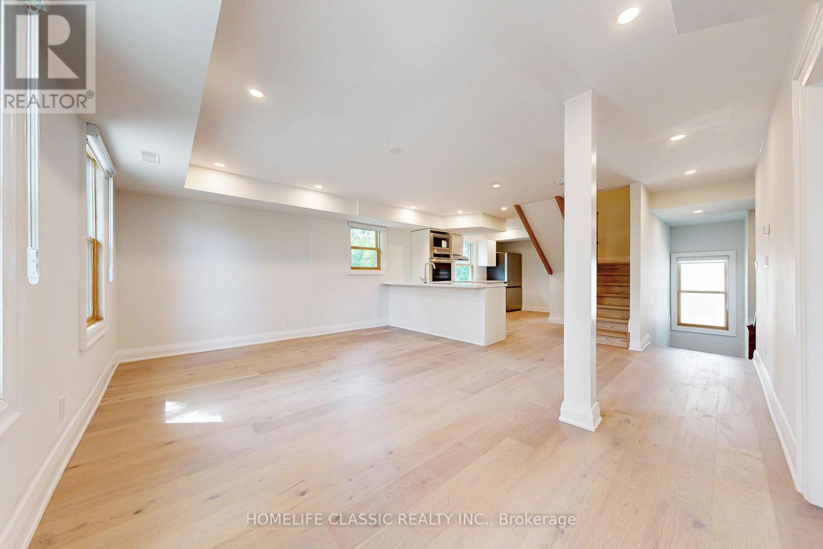Unit A - 33 Centre Street, Vaughan (Crestwood-Springfarm-Yorkhill), Ontario  L4J 1G1 - Photo 14 - N12233508