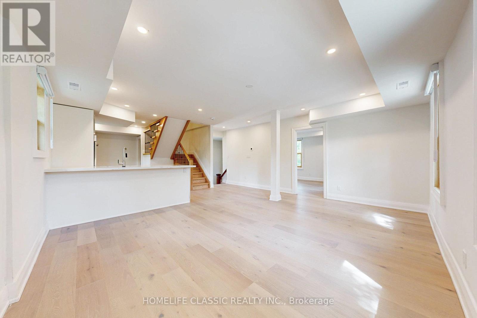 Unit A - 33 Centre Street, Vaughan (Crestwood-Springfarm-Yorkhill), Ontario  L4J 1G1 - Photo 15 - N12233508