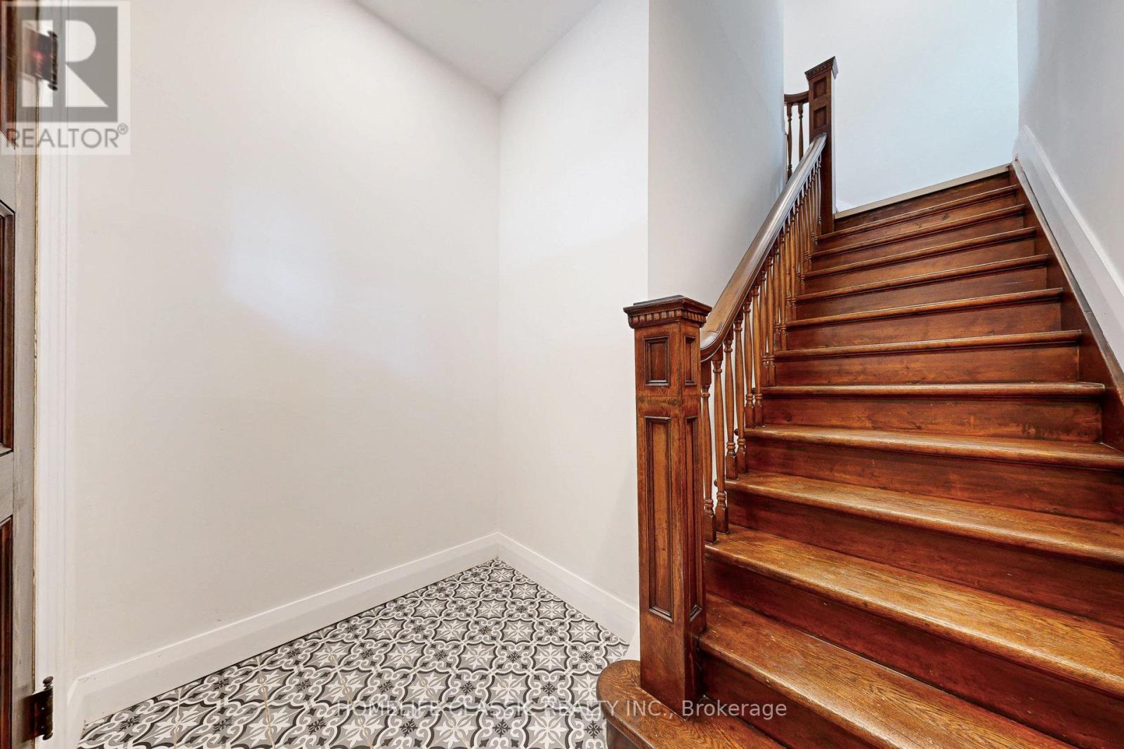 Unit A - 33 Centre Street, Vaughan (Crestwood-Springfarm-Yorkhill), Ontario  L4J 1G1 - Photo 8 - N12233508