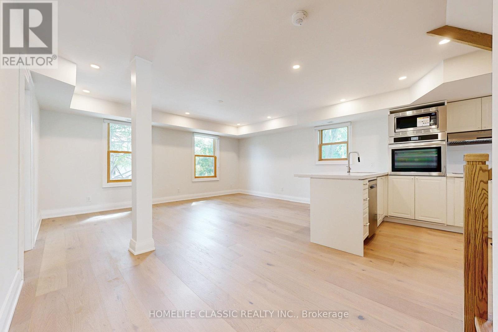 Unit A - 33 Centre Street, Vaughan (Crestwood-Springfarm-Yorkhill), Ontario  L4J 1G1 - Photo 9 - N12233508