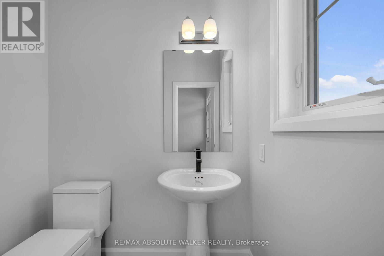 231 L'etang Street, Clarence-Rockland, Ontario K4K 0K1 - Photo 13 - X12233588