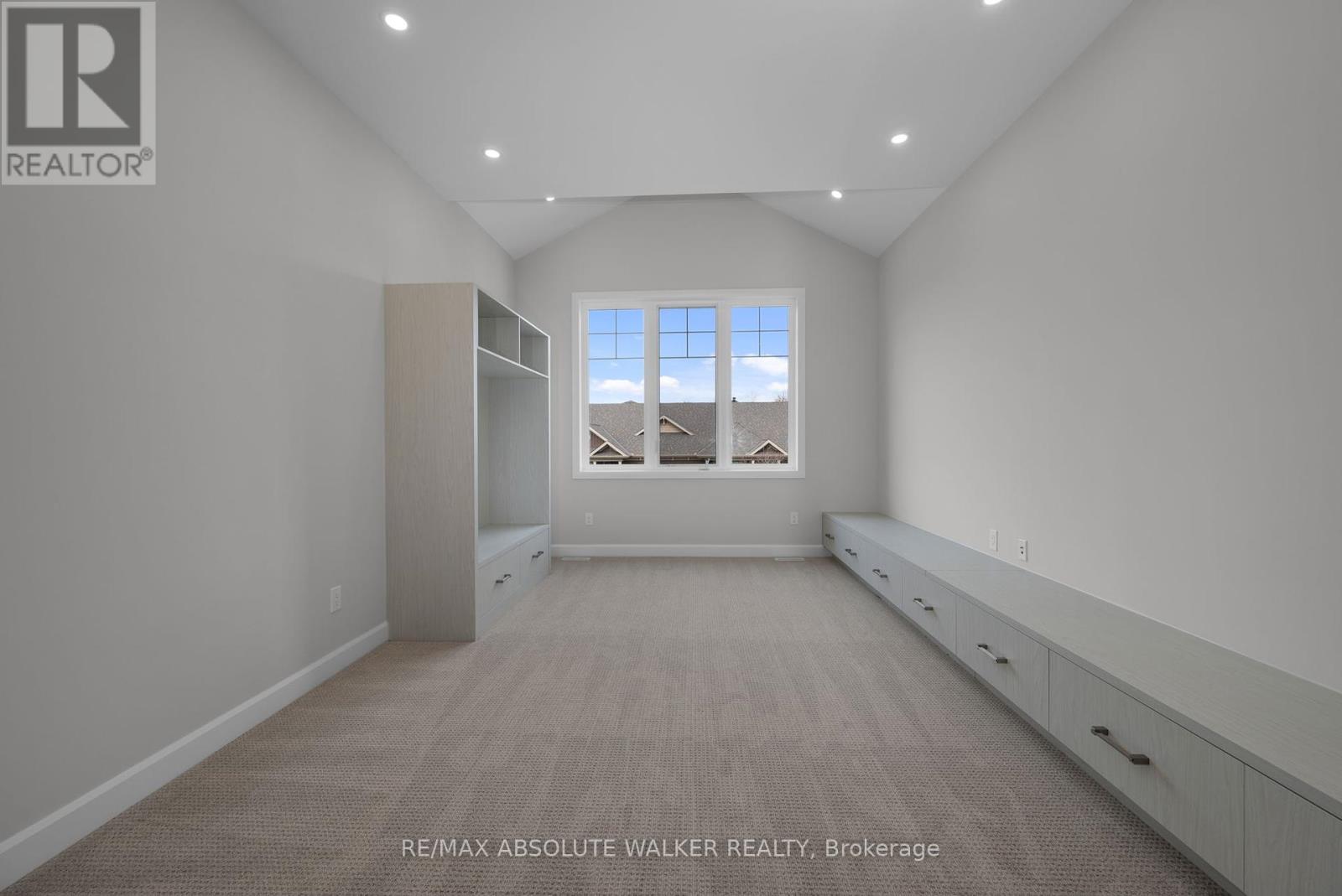 231 L'etang Street, Clarence-Rockland, Ontario K4K 0K1 - Photo 15 - X12233588