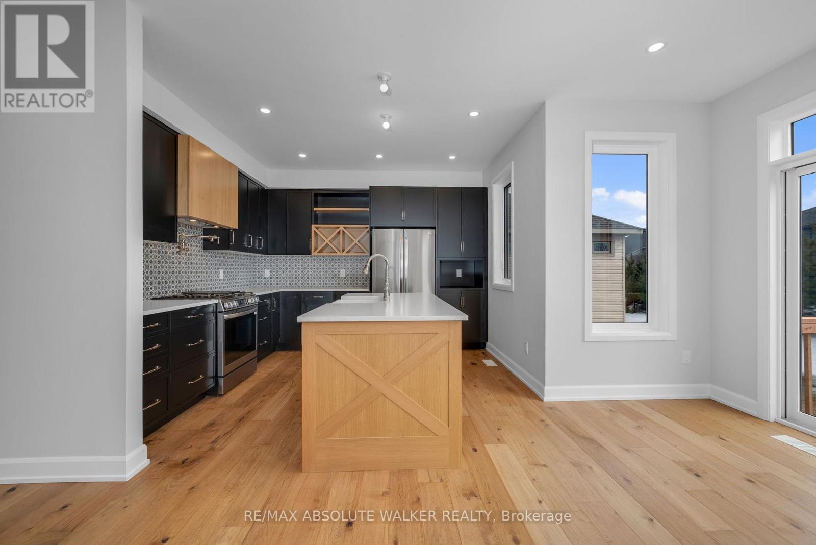 231 L'etang Street, Clarence-Rockland, Ontario K4K 0K1 - Photo 8 - X12233588