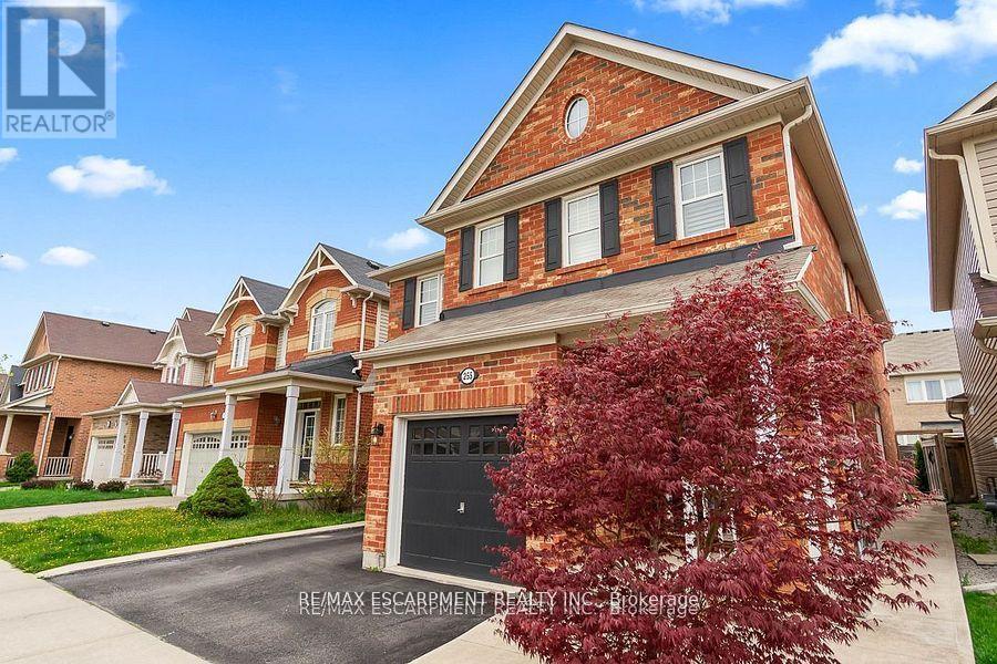 Property at 255 MONAGHAN CRESCENT E image 4