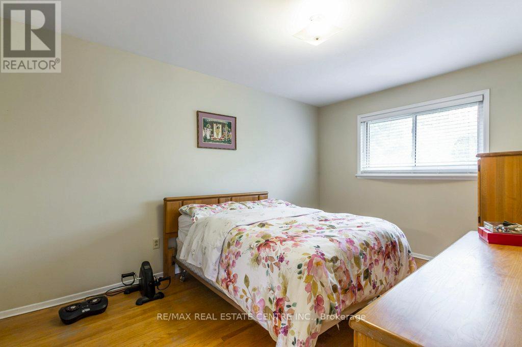 368 Lara Woods, Mississauga (Mississauga Valleys), Ontario  L5A 3A9 - Photo 8 - W12233168