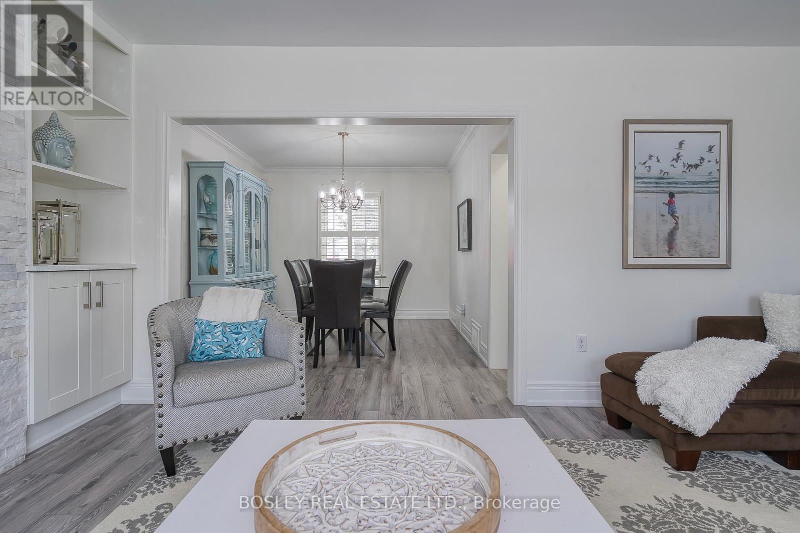 23 Farnsworth Drive, Toronto (Humberlea-Pelmo Park), Ontario  M9N 2Z5 - Photo 13 - W12233396