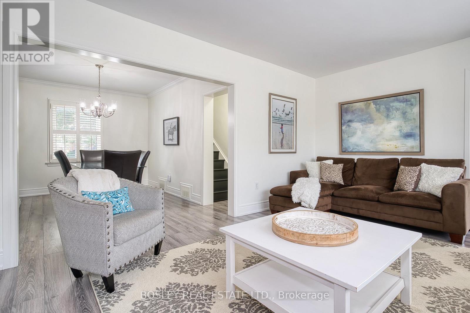 23 Farnsworth Drive, Toronto (Humberlea-Pelmo Park), Ontario  M9N 2Z5 - Photo 14 - W12233396