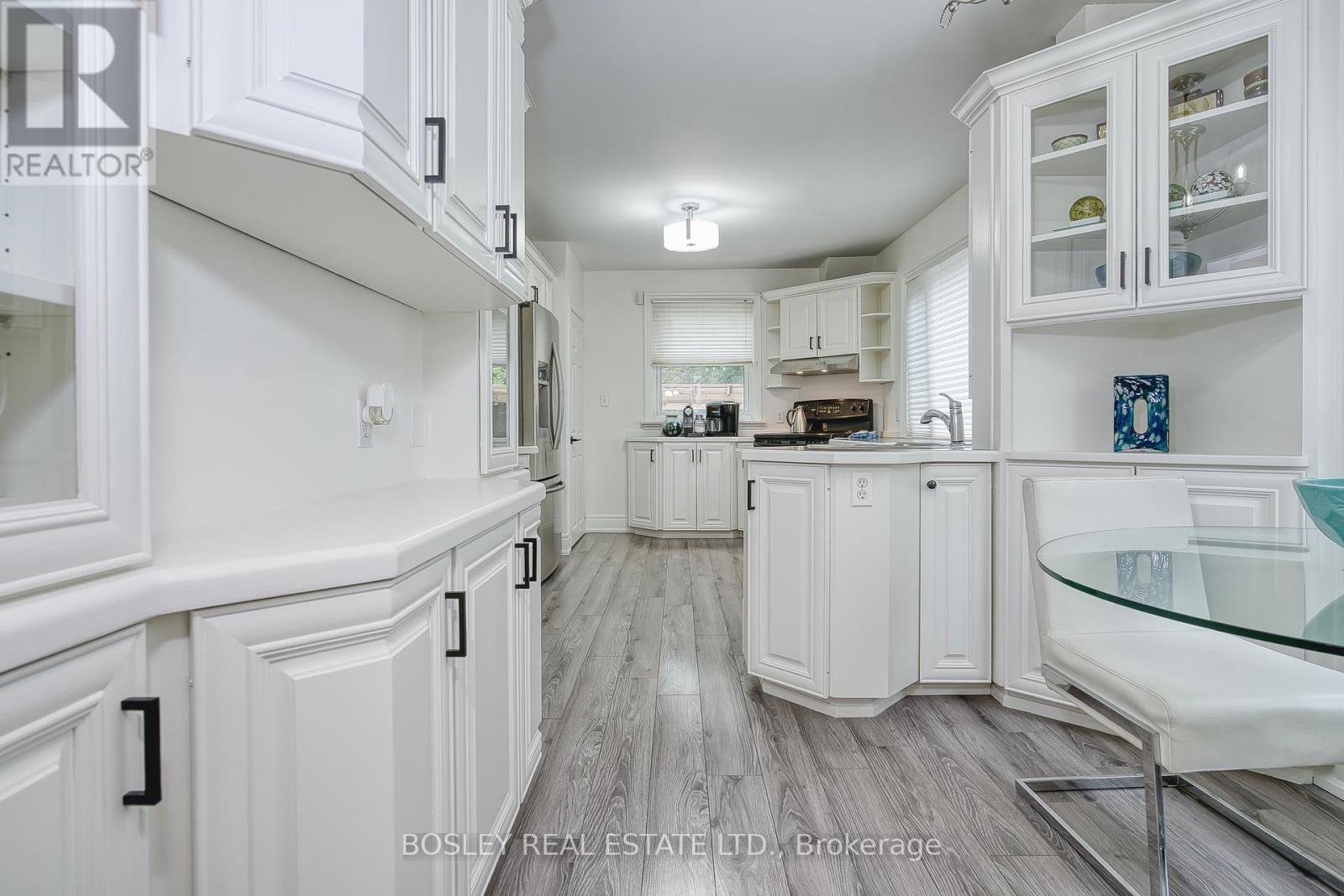 23 Farnsworth Drive, Toronto (Humberlea-Pelmo Park), Ontario  M9N 2Z5 - Photo 19 - W12233396