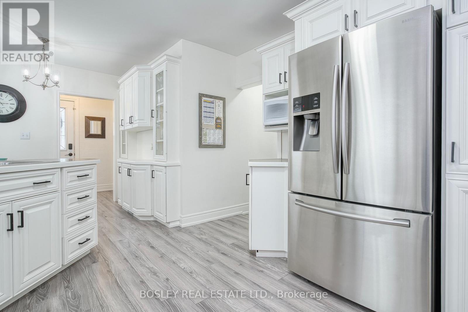 23 Farnsworth Drive, Toronto (Humberlea-Pelmo Park), Ontario  M9N 2Z5 - Photo 25 - W12233396