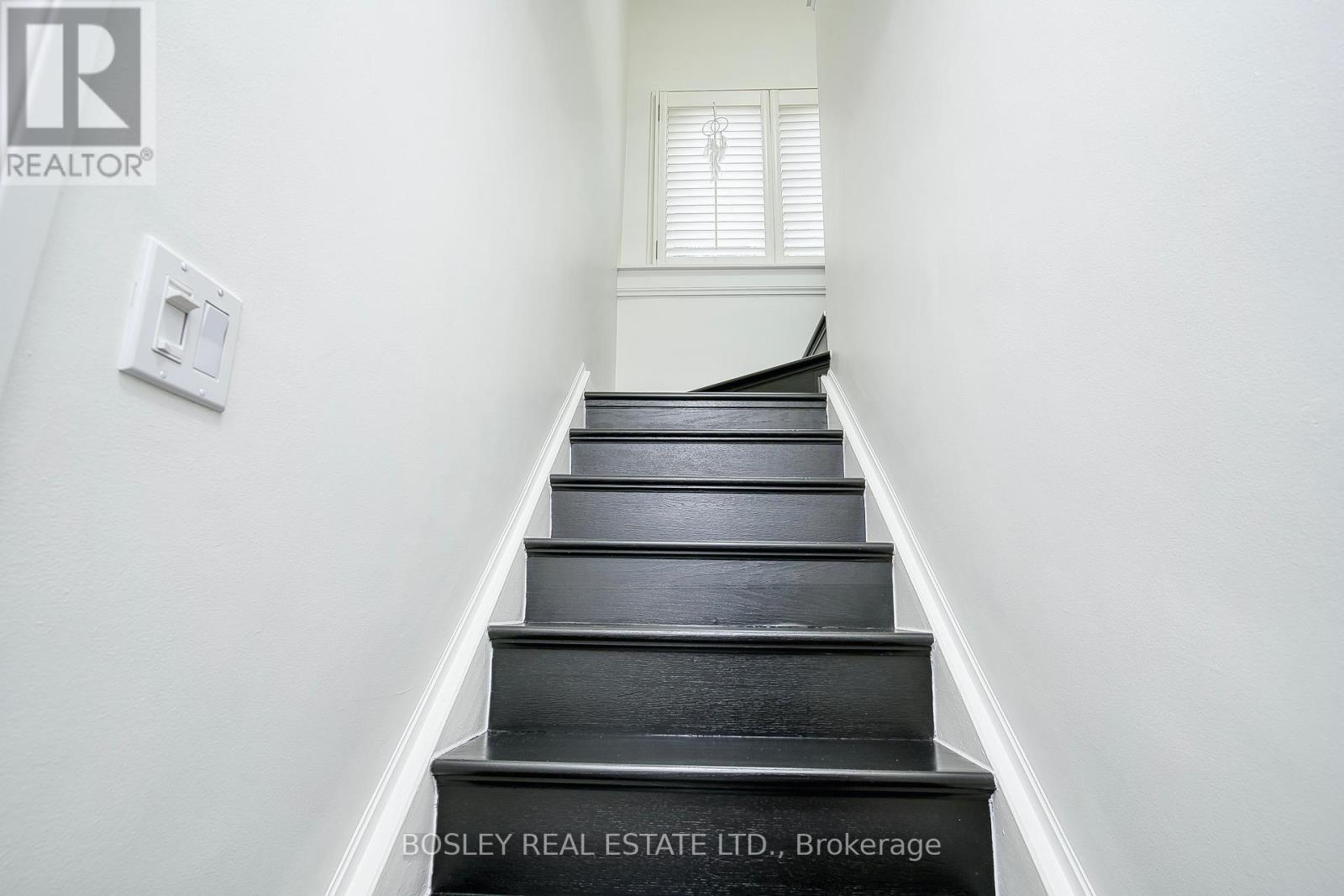 23 Farnsworth Drive, Toronto (Humberlea-Pelmo Park), Ontario  M9N 2Z5 - Photo 26 - W12233396