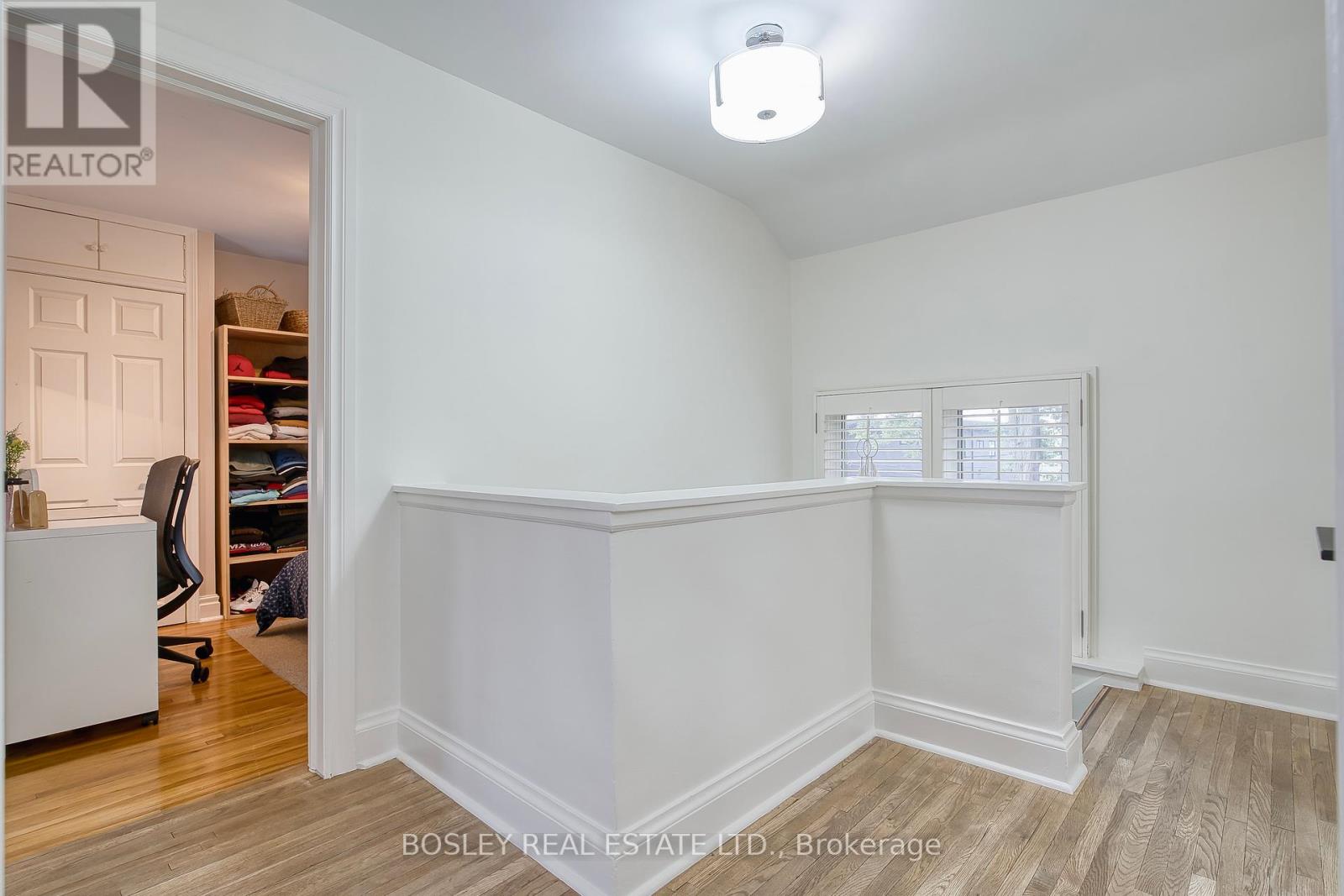 23 Farnsworth Drive, Toronto (Humberlea-Pelmo Park), Ontario  M9N 2Z5 - Photo 28 - W12233396