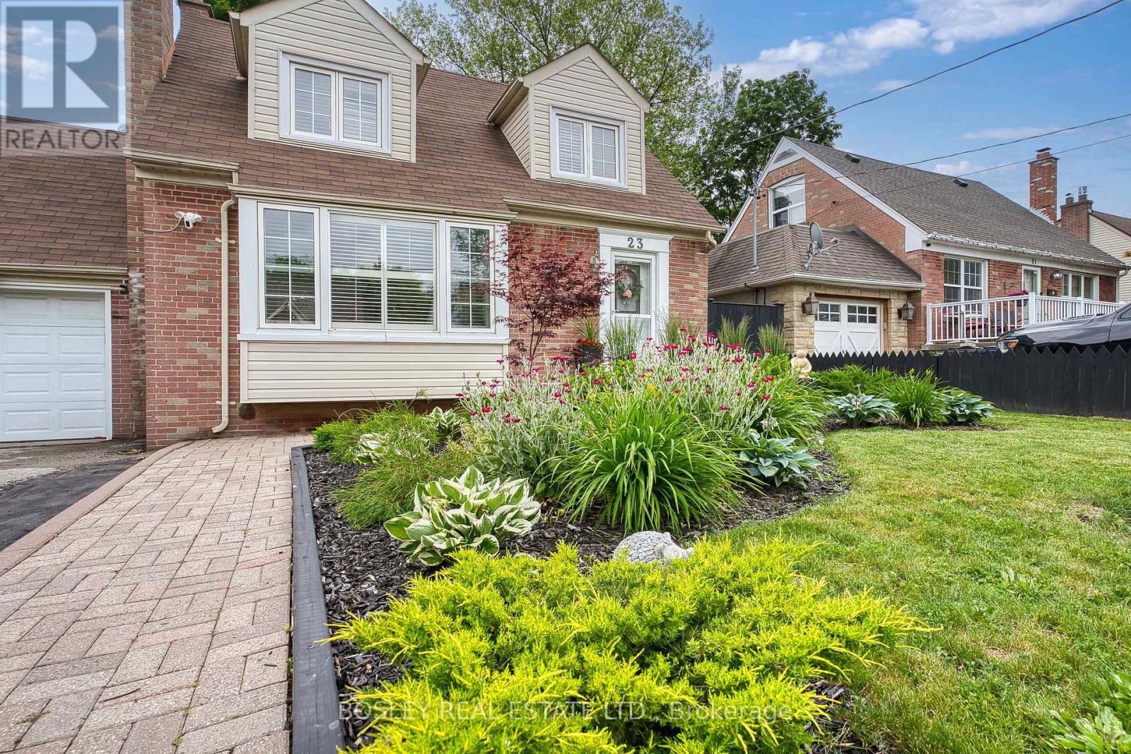 Property at 23 FARNSWORTH DRIVE image 3