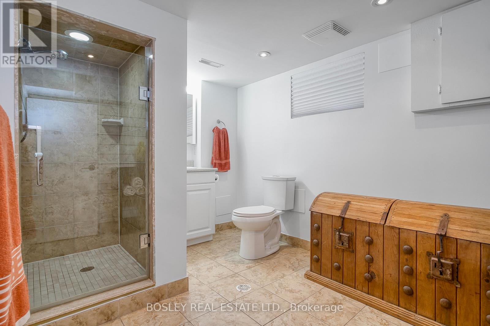 23 Farnsworth Drive, Toronto (Humberlea-Pelmo Park), Ontario  M9N 2Z5 - Photo 43 - W12233396