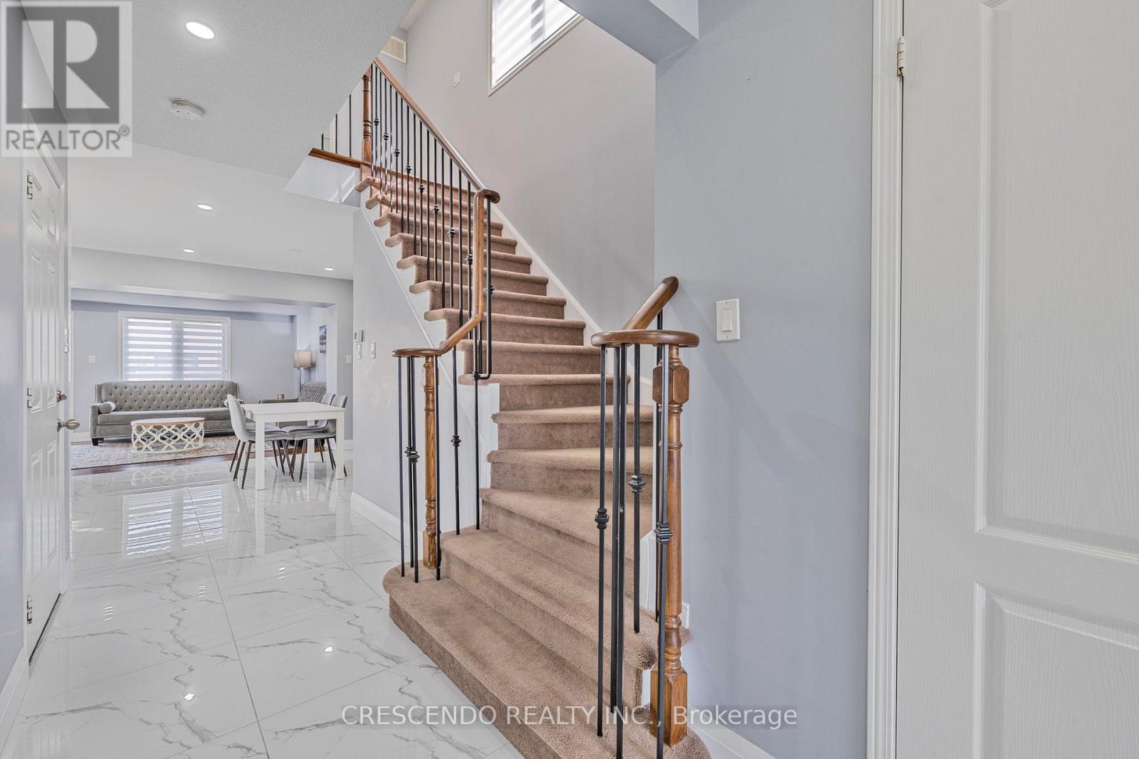 Property at 42 NAPOLEON CRESCENT image 5