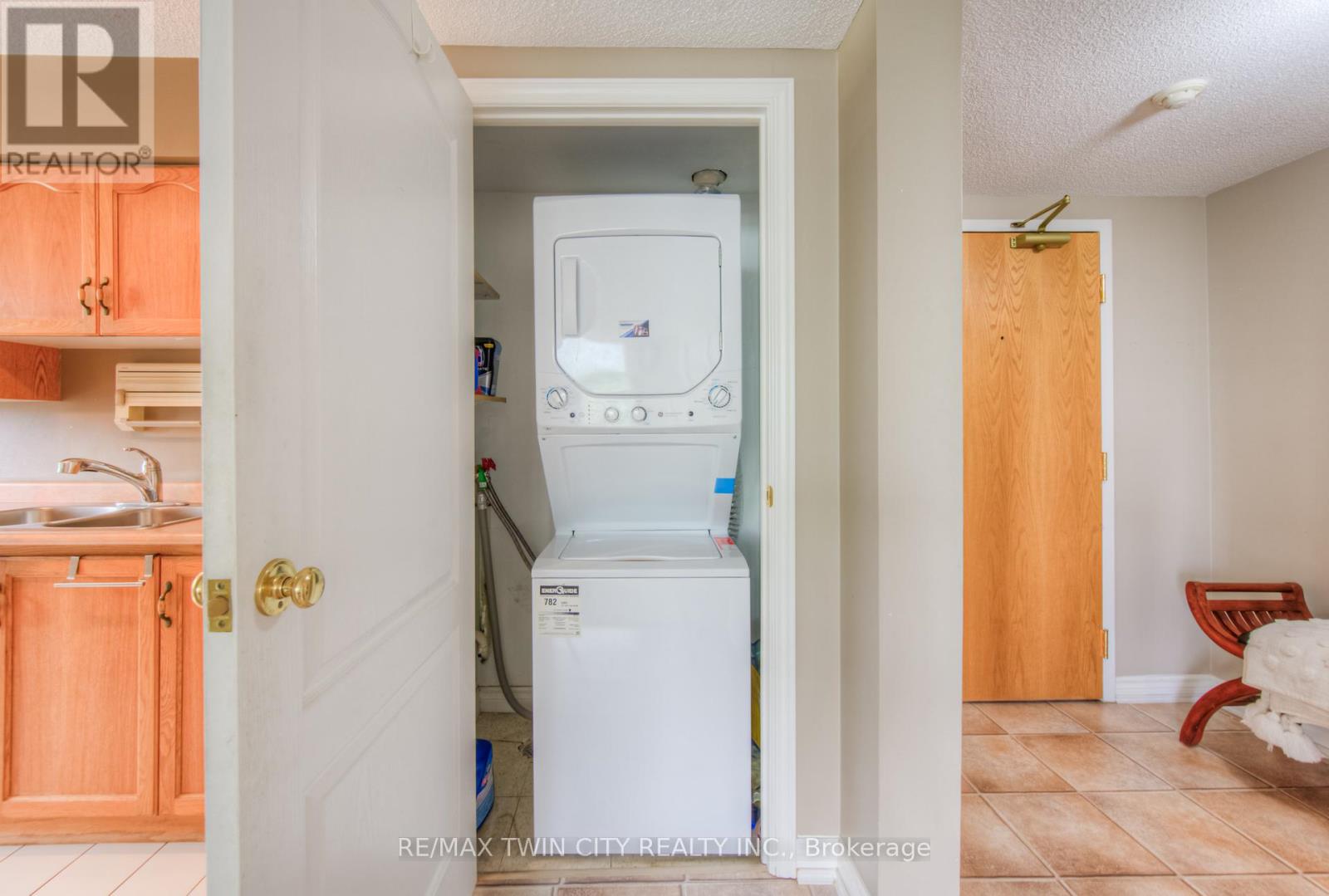 304 - 688 Preston Parkway, Cambridge, Ontario  N3H 5K6 - Photo 14 - X12233255
