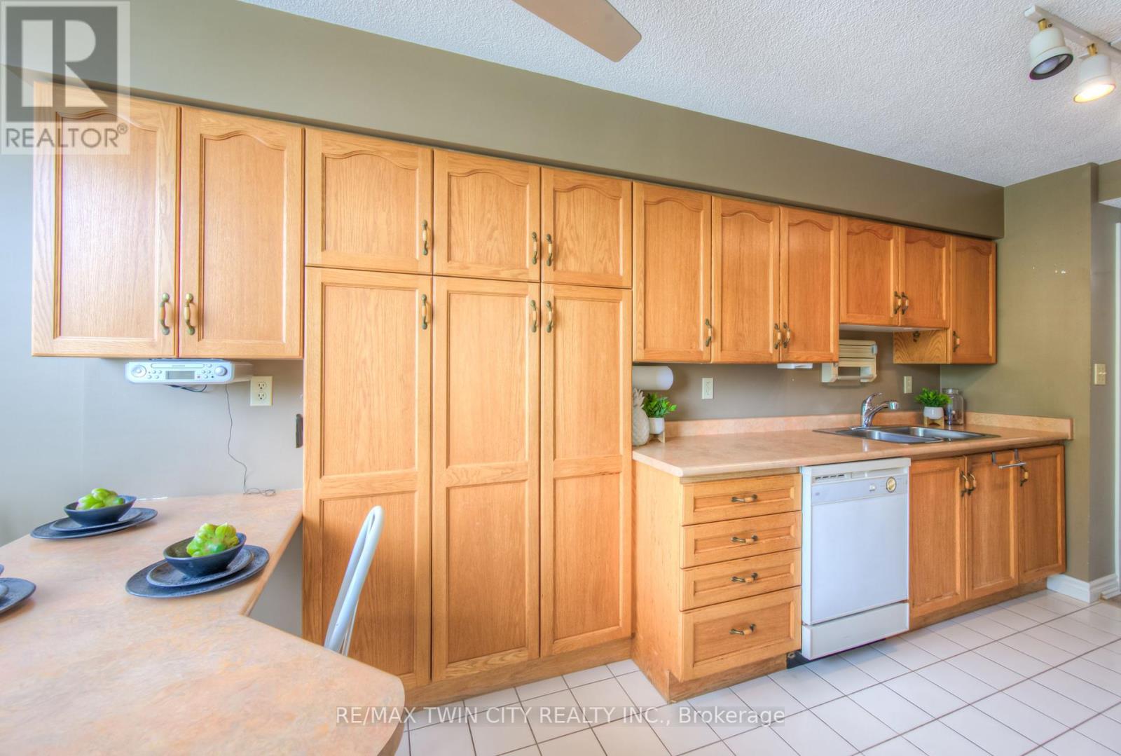 304 - 688 Preston Parkway, Cambridge, Ontario  N3H 5K6 - Photo 23 - X12233255