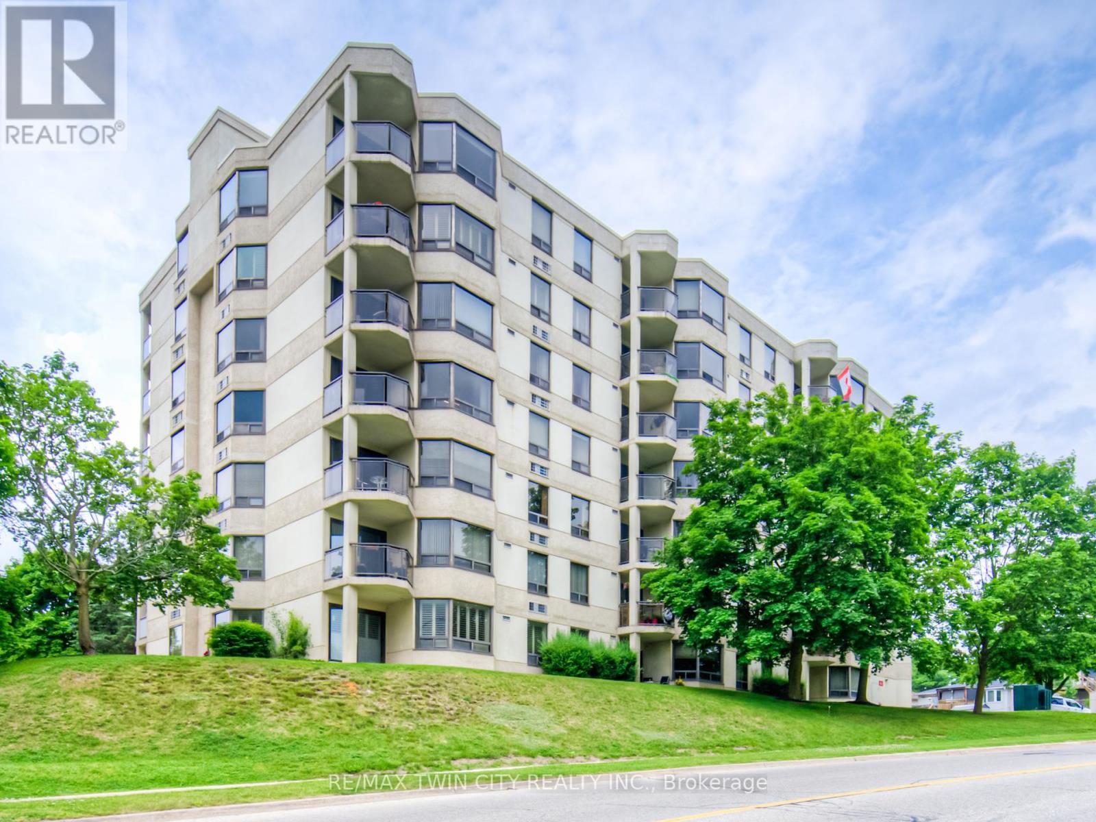 Property at 304 - 688 PRESTON PARKWAY image 4