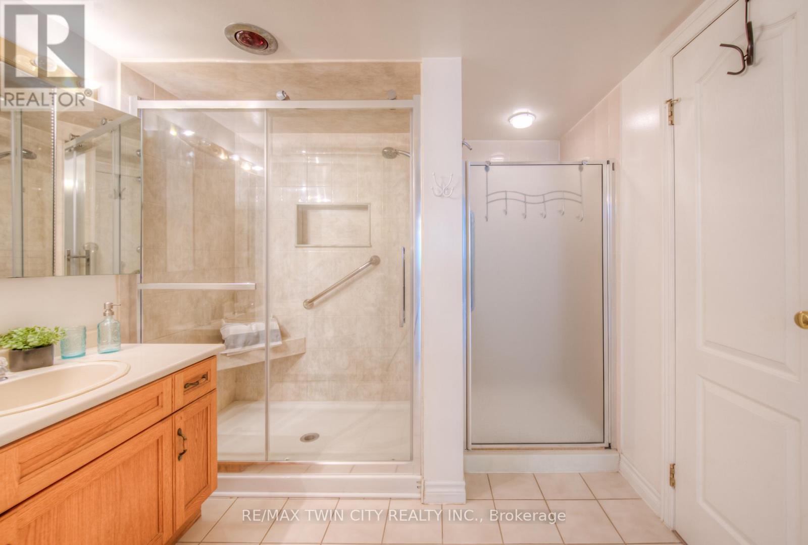 304 - 688 Preston Parkway, Cambridge, Ontario  N3H 5K6 - Photo 9 - X12233255