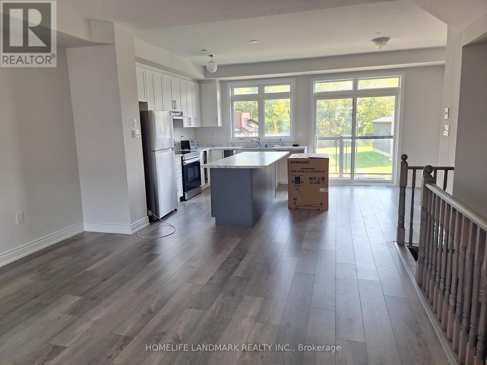 121 Marina Village Drive, Georgian Bay, Ontario  L0K 1S0 - Photo 6 - X12233524