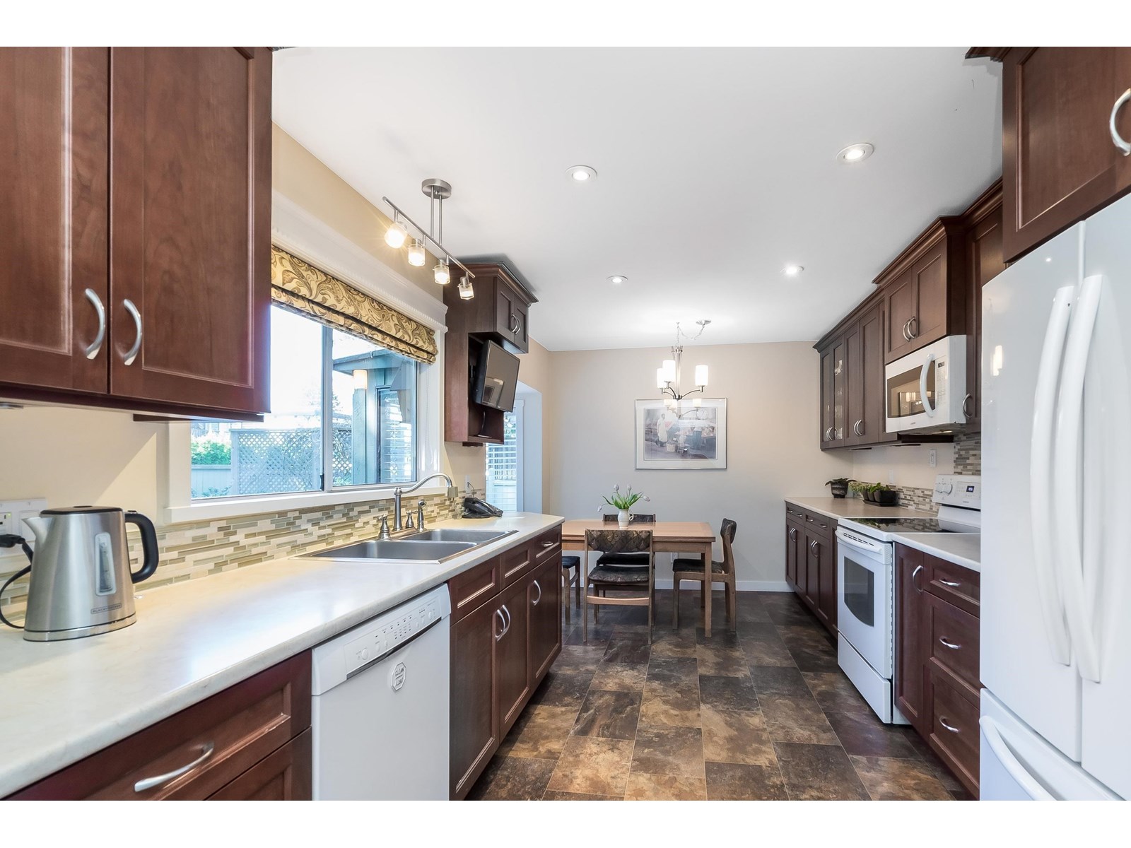 Property at 11564 97 AVENUE image 5