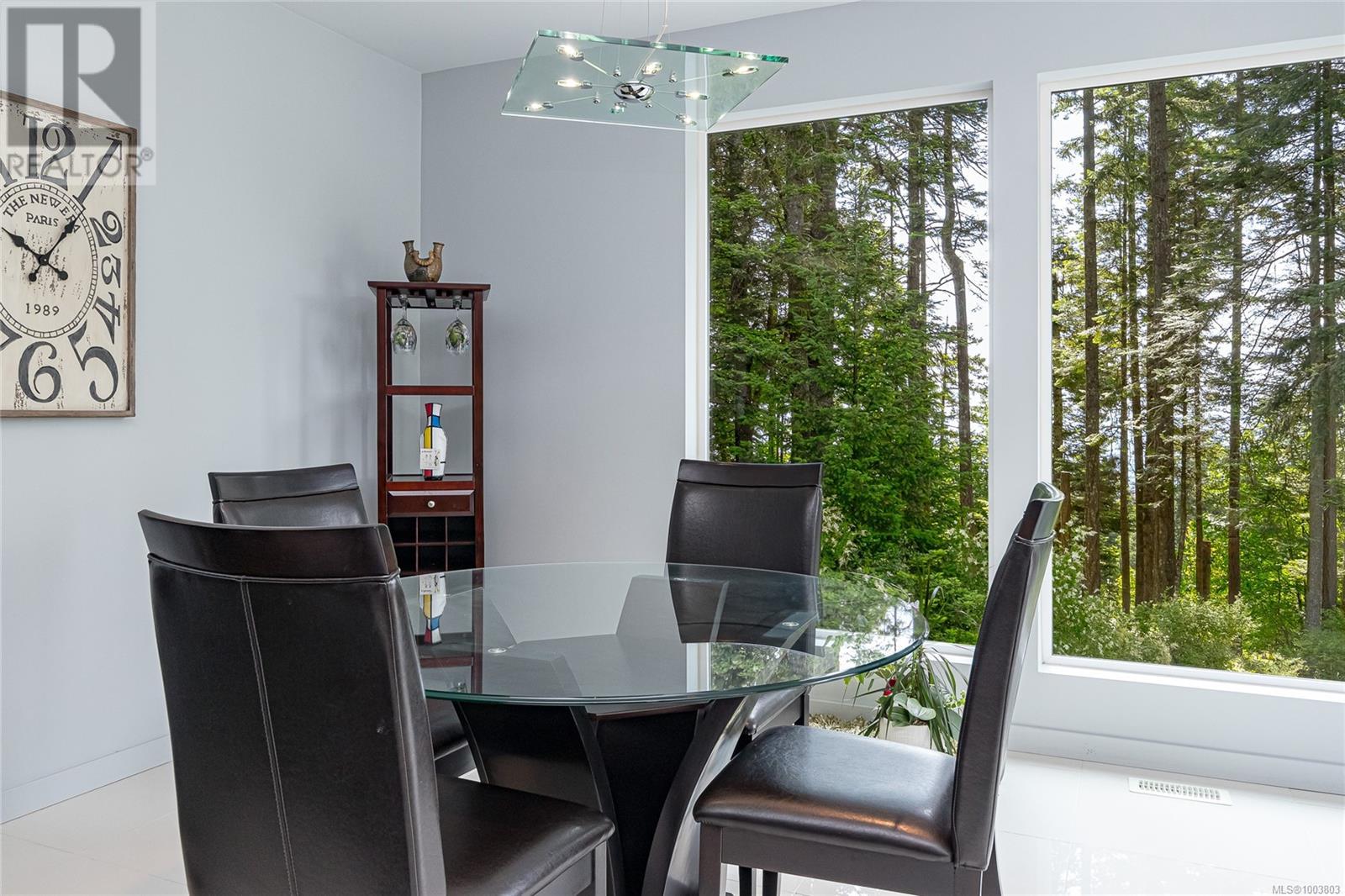 Property at 556 Delora Dr image 3