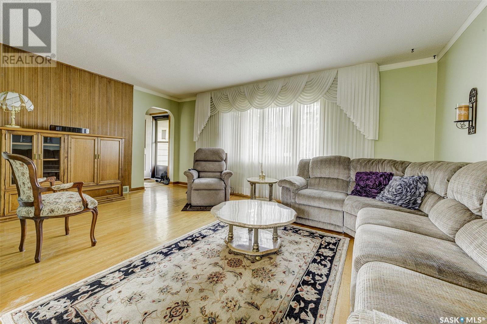 Property at 628 2nd STREET E image 5