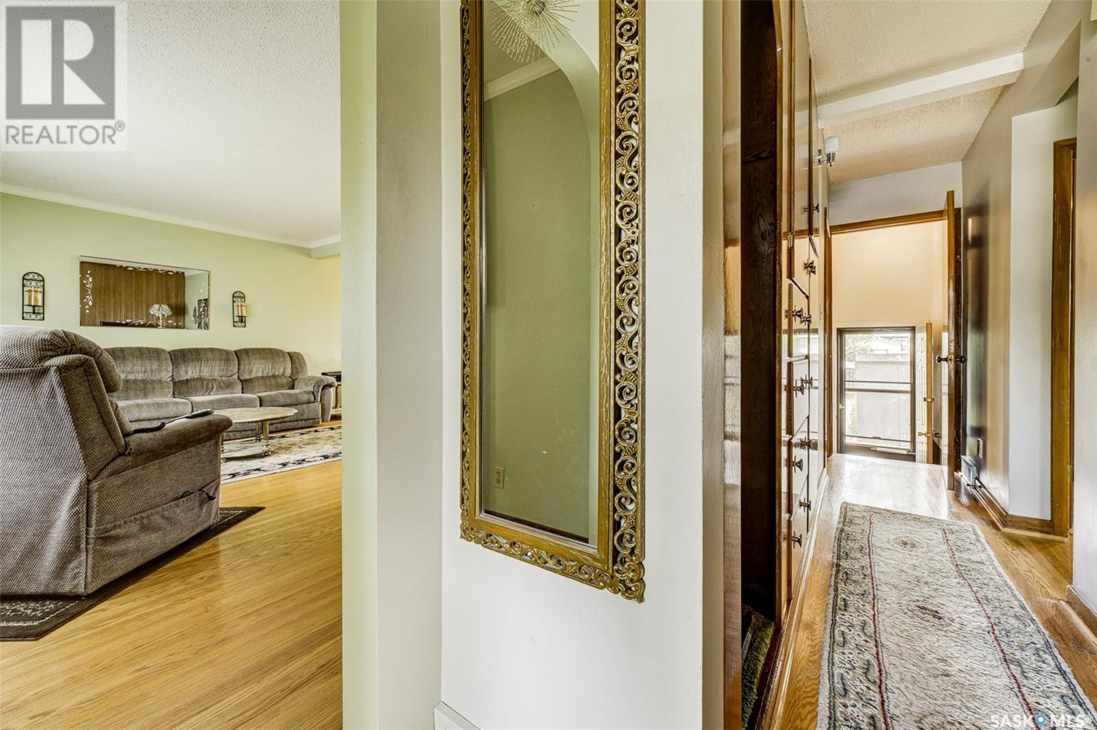 Property at 628 2nd STREET E image 3
