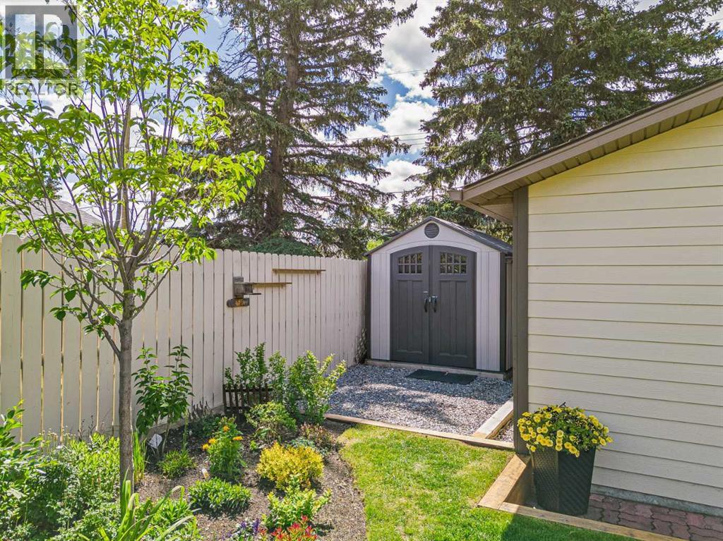 949 13th Street, Canmore, Alberta  T1W 1W4 - Photo 46 - A2189041