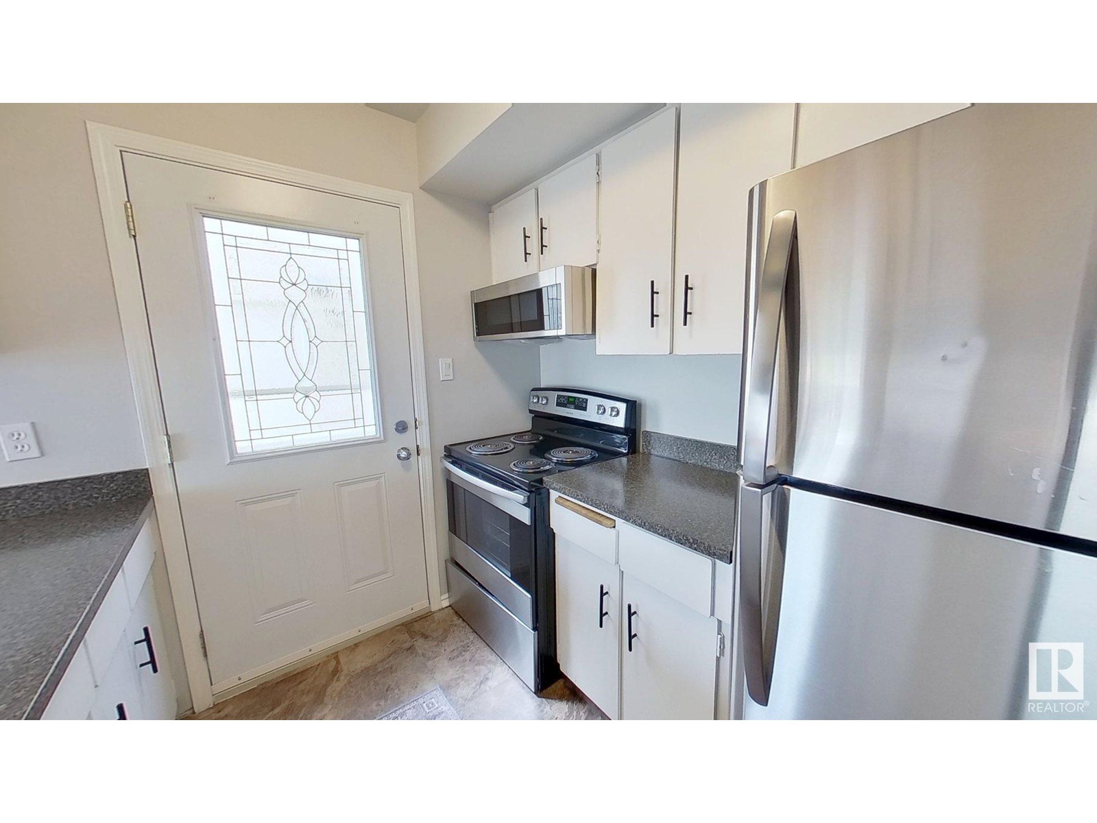 Property at 27 LANCASTER TC NW image 4