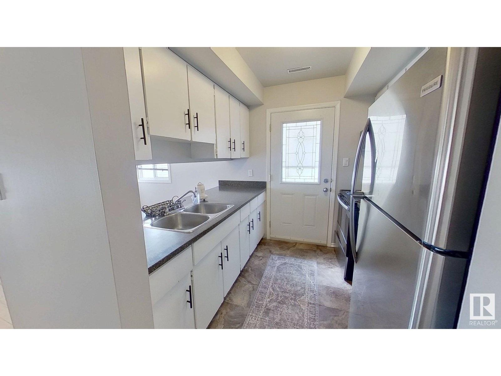 Property at 27 LANCASTER TC NW image 3