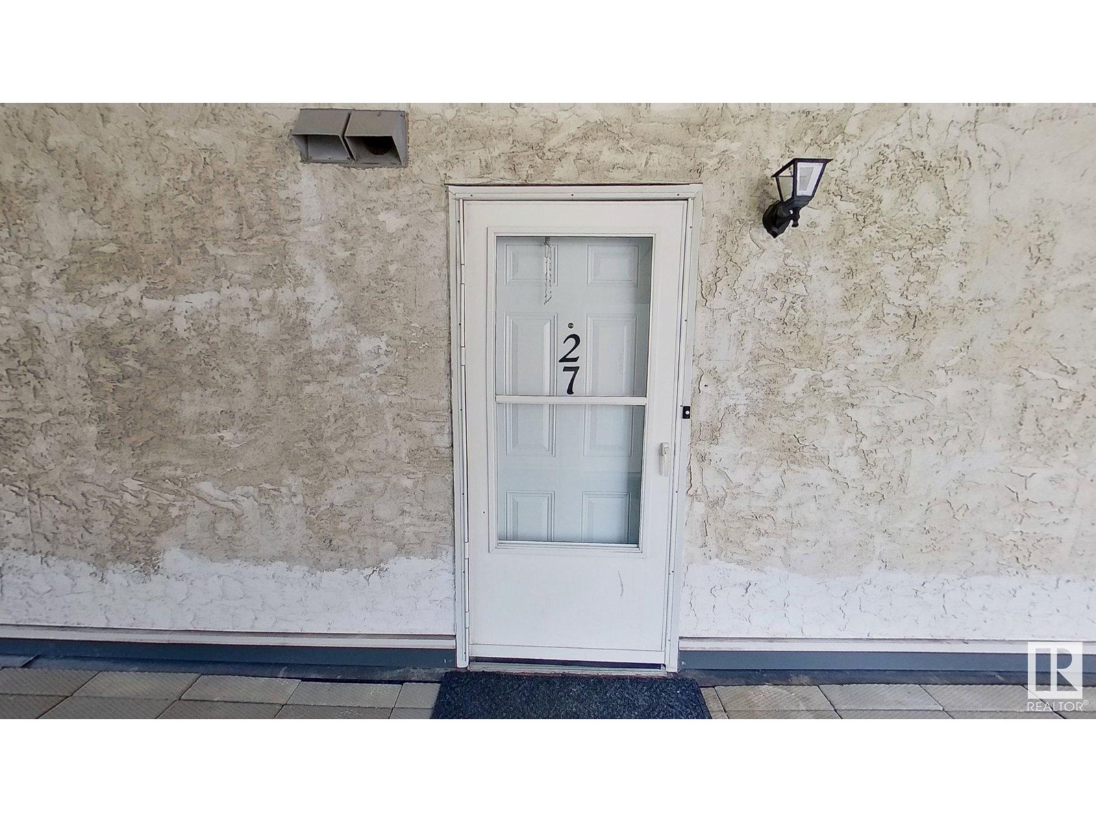 Property at 27 LANCASTER TC NW image 2
