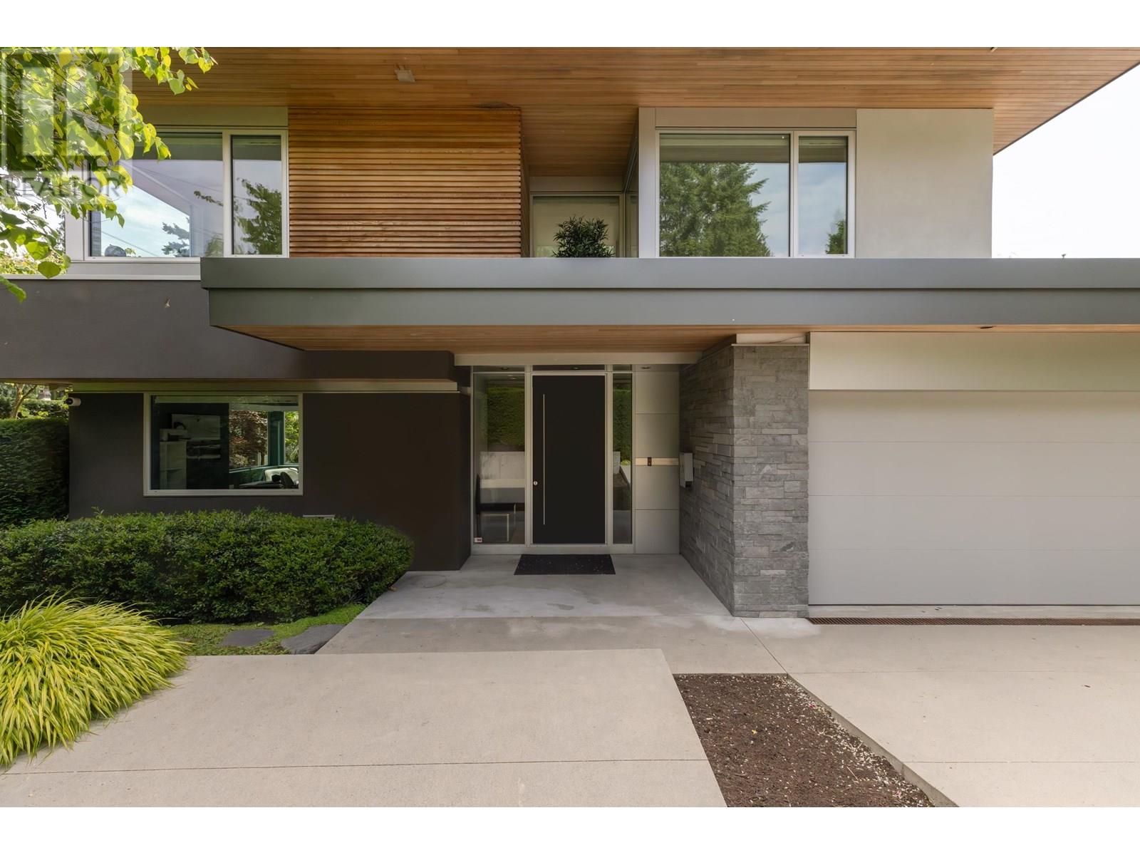 Property at 903 LEOVISTA AVENUE image 4