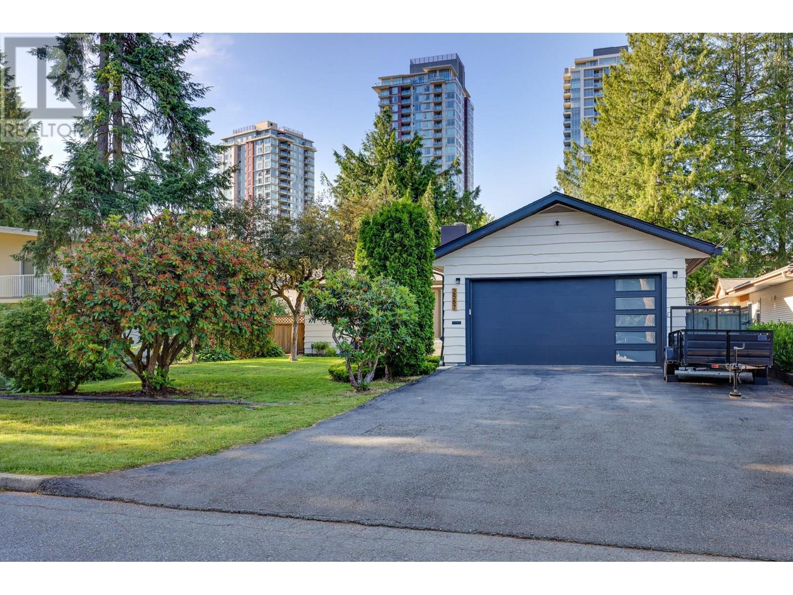 Property at 2587 LARKIN AVENUE image 2