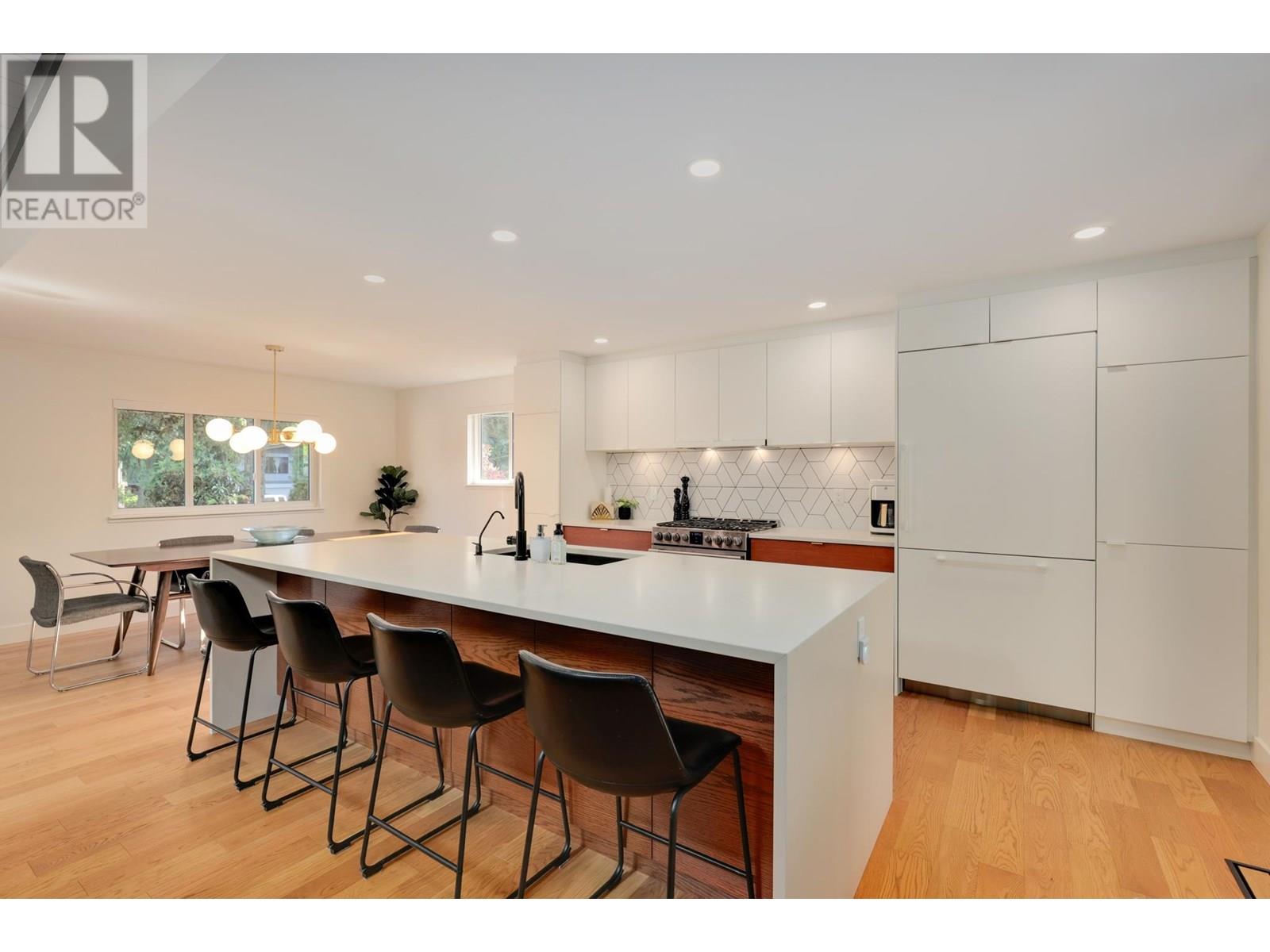Property at 2587 LARKIN AVENUE image 5