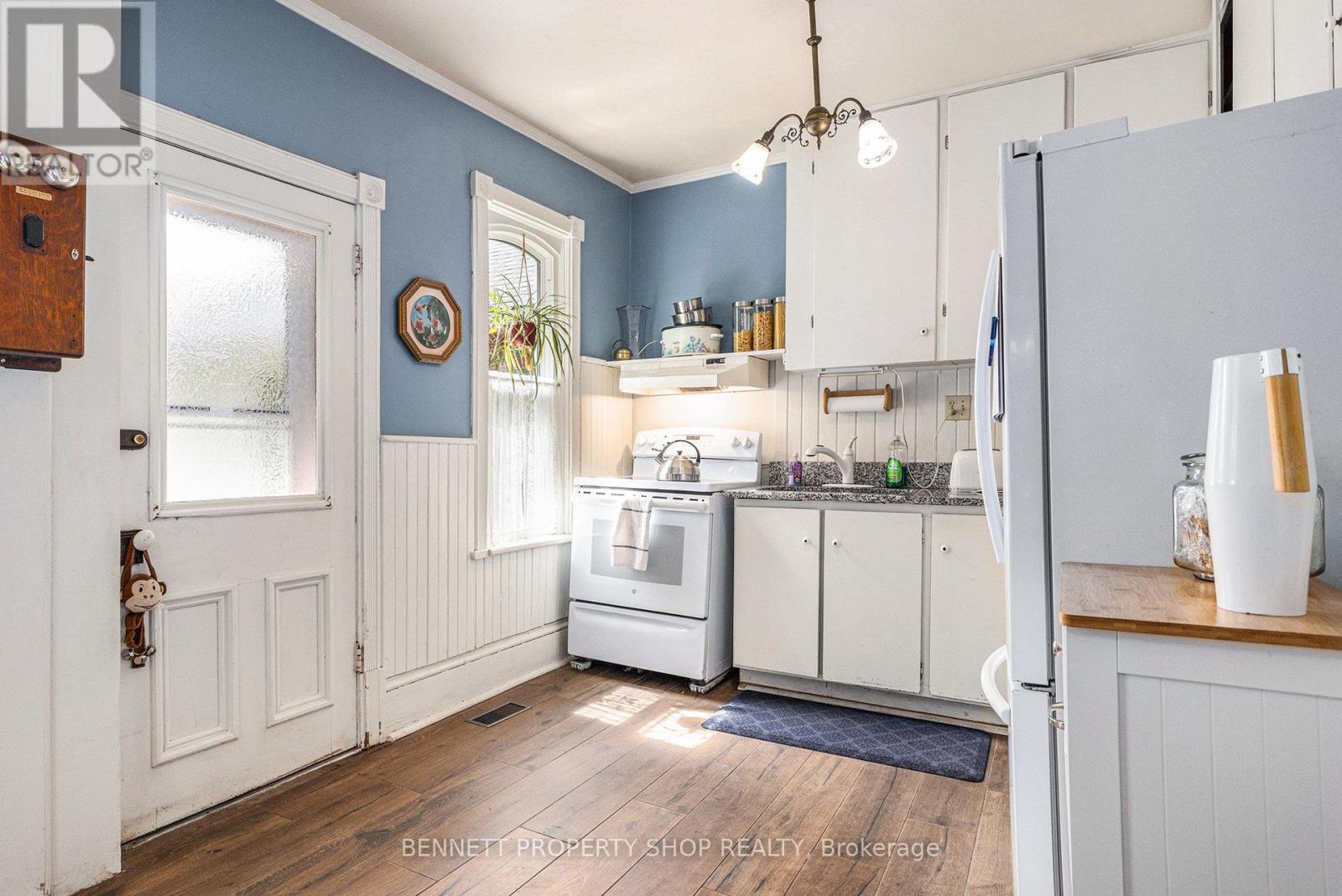 10 Rochester Street, Carleton Place, Ontario  K7C 2R1 - Photo 10 - X12233797