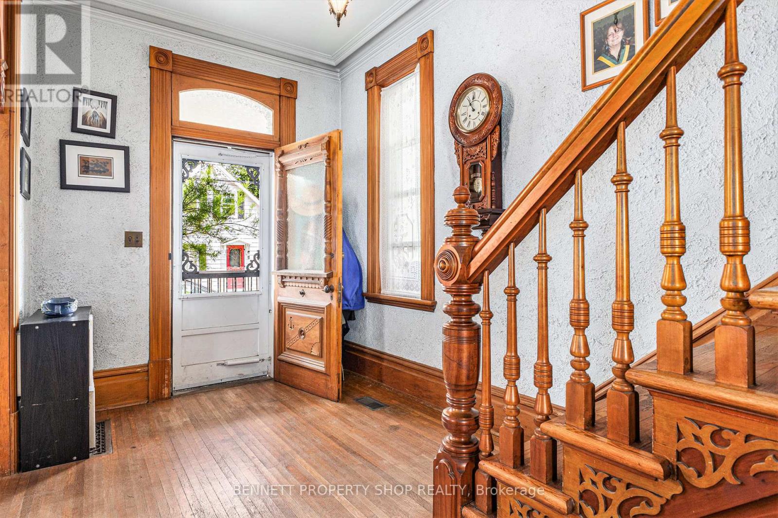 Property at 10 ROCHESTER STREET image 3