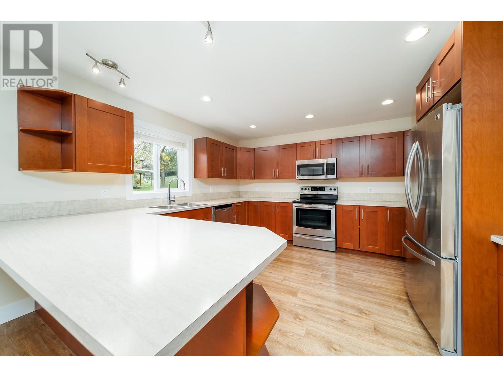 Property at 11041 Okanagan Centre Road W image 3