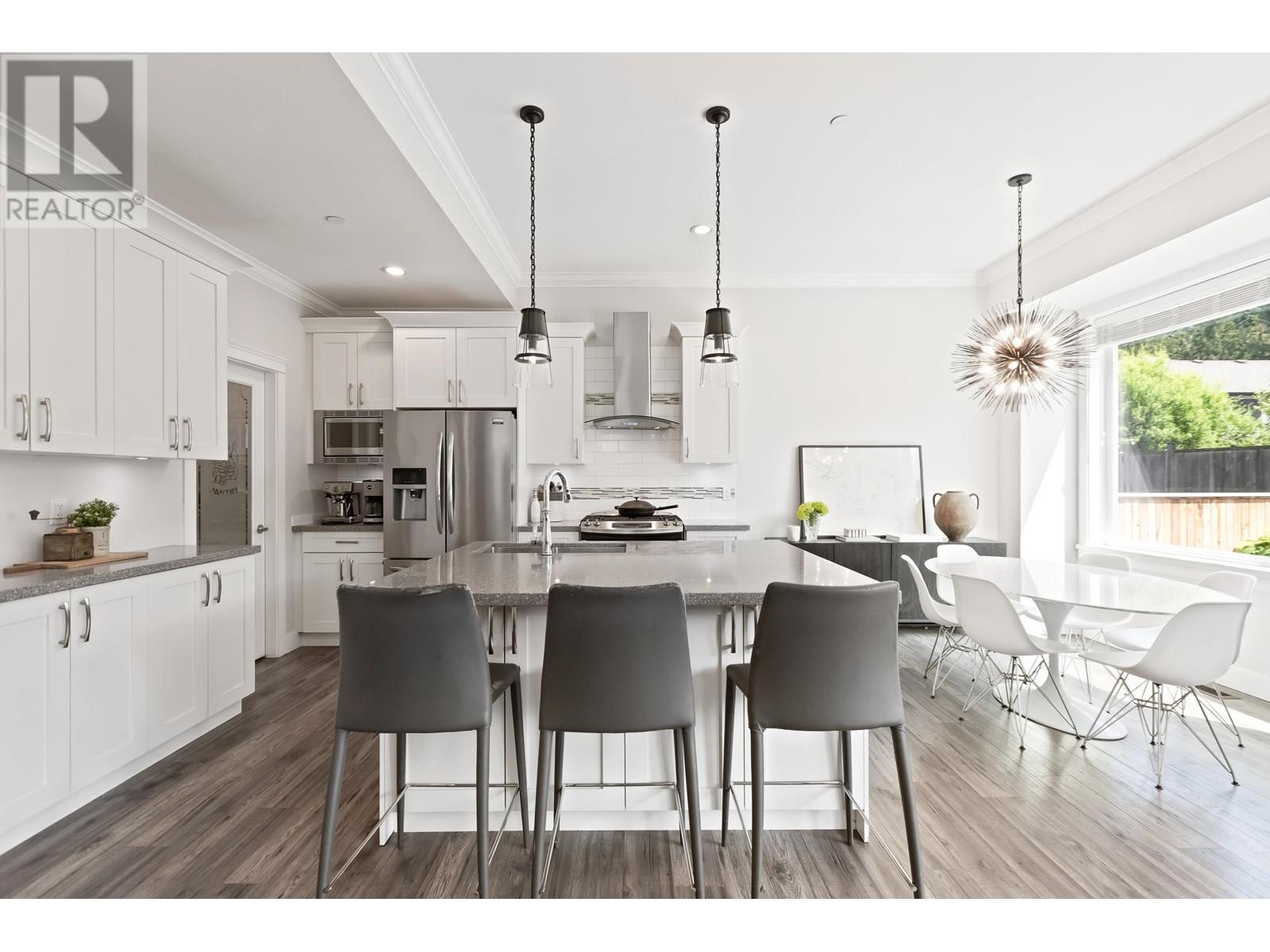 10408 243 STREET, maple ridge, British Columbia V2W0G7