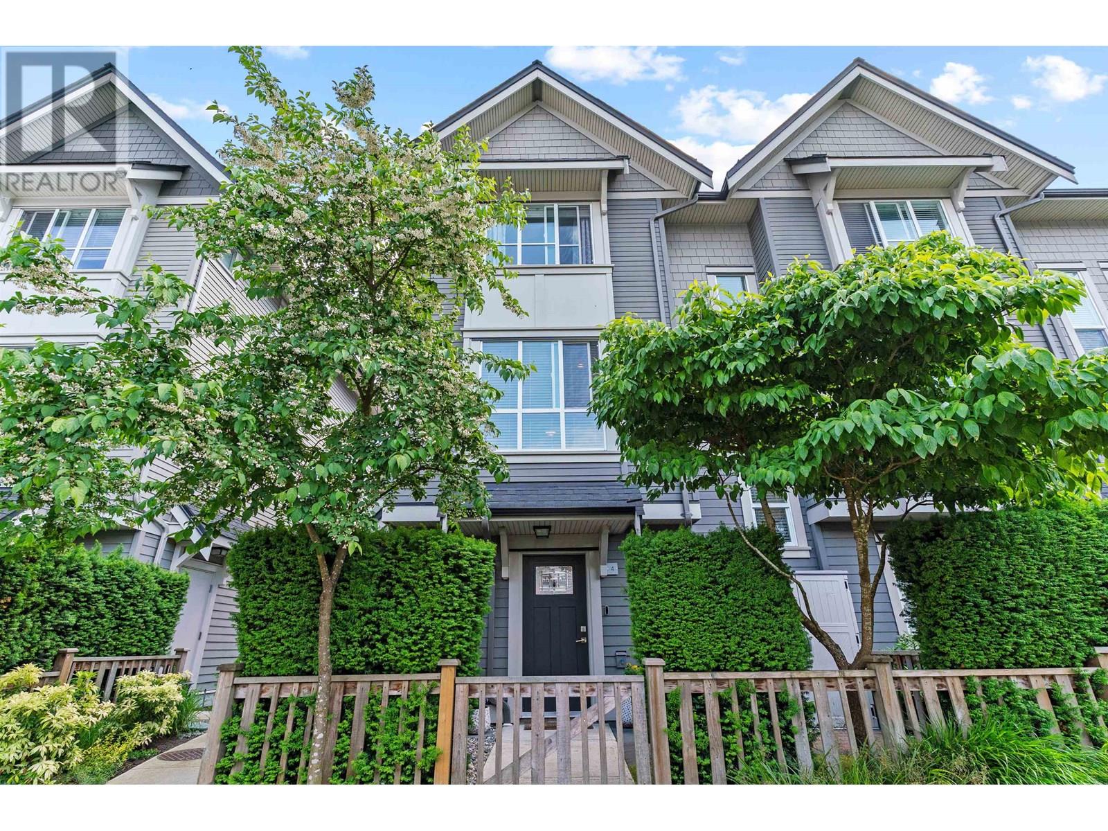 Property at 4 4949 47A AVENUE image 1