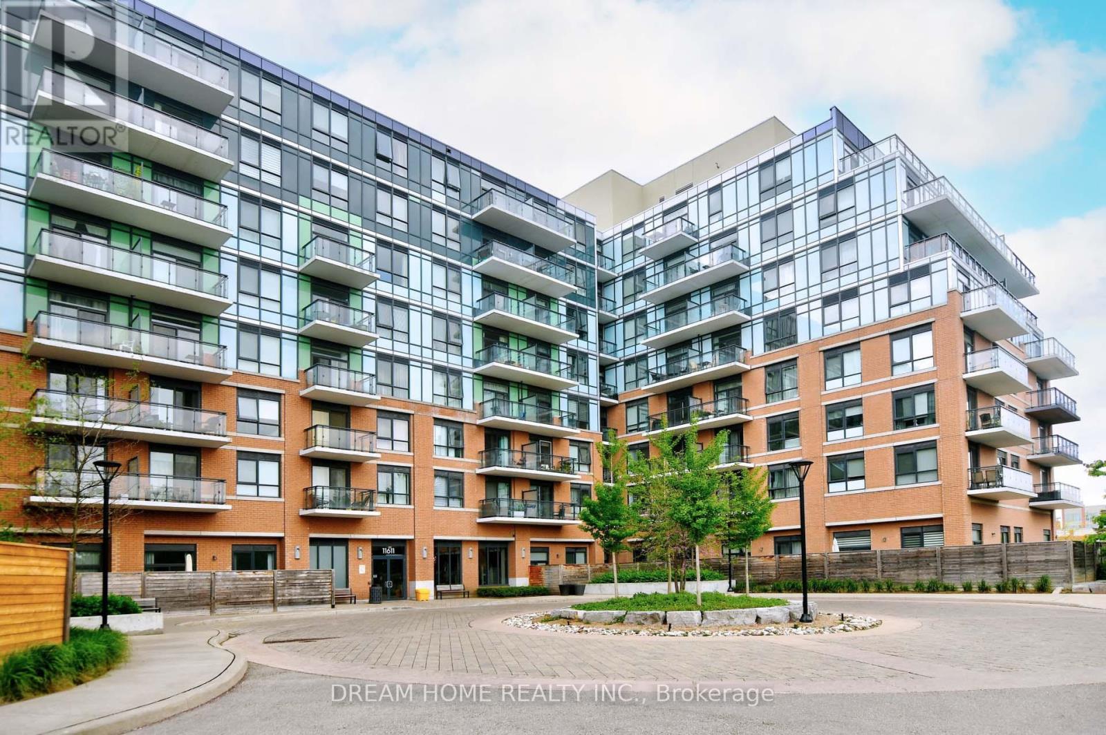 Property at 510 - 11611 YONGE STREET image 1