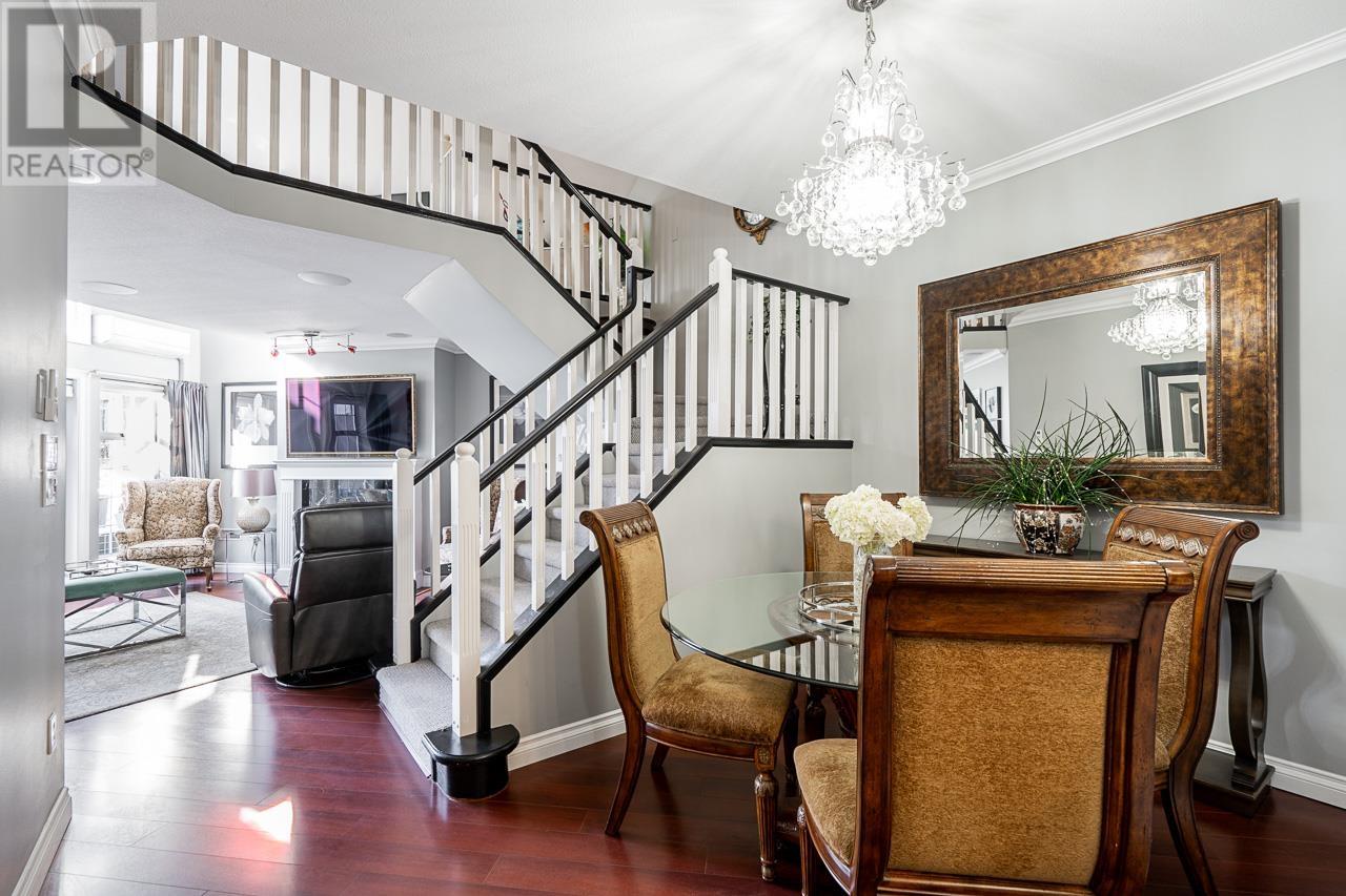 210 25 RICHMOND STREET, New Westminster, British Columbia