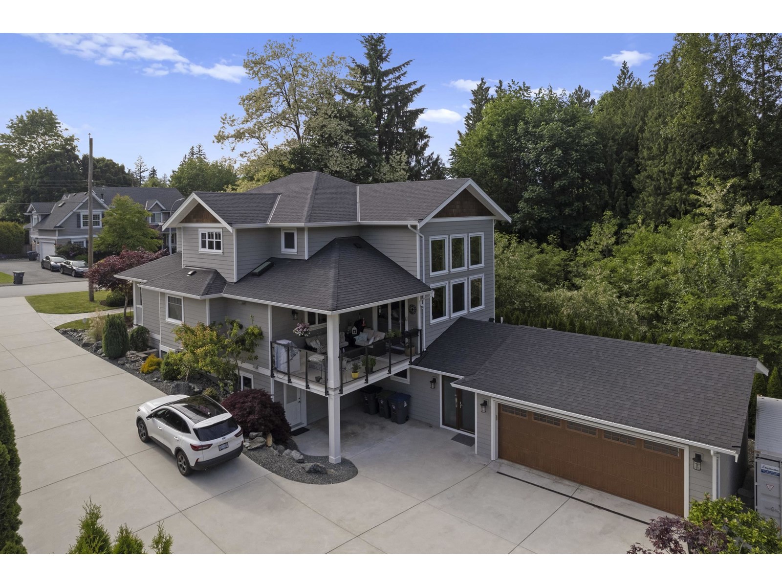 Property at 9868 181 STREET image 2